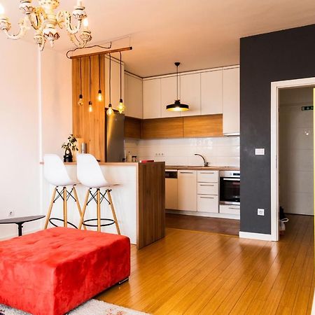 Modern Apartment With A View Feels Like Home プリシュティナ エクステリア 写真