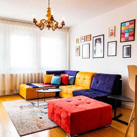 Modern Apartment With A View Feels Like Home プリシュティナ エクステリア 写真