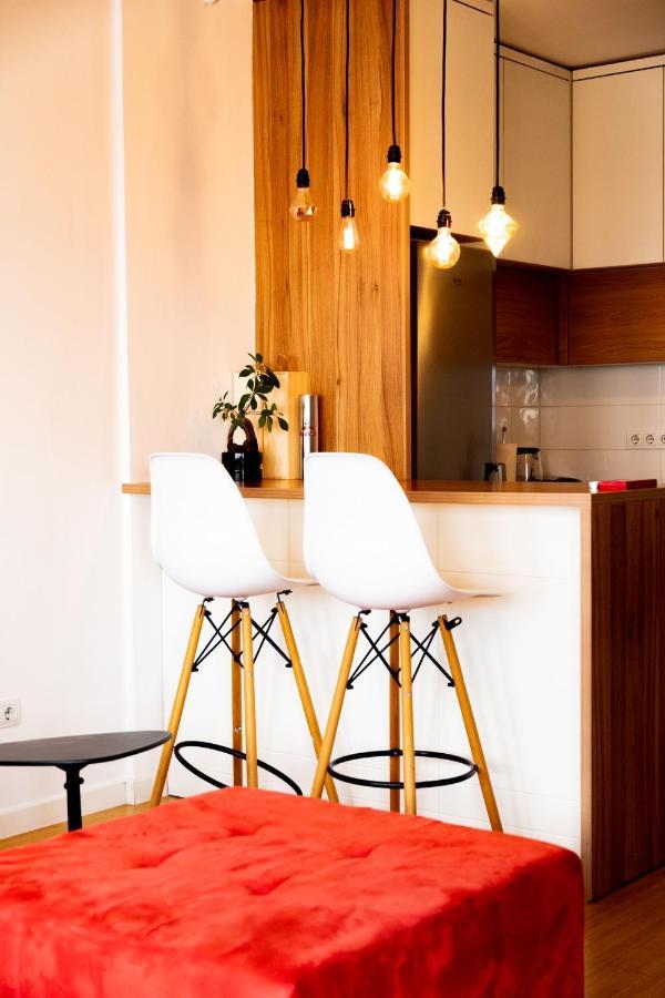 Modern Apartment With A View Feels Like Home プリシュティナ エクステリア 写真