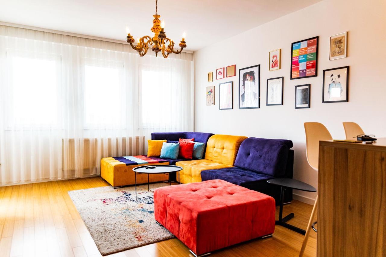 Modern Apartment With A View Feels Like Home プリシュティナ エクステリア 写真